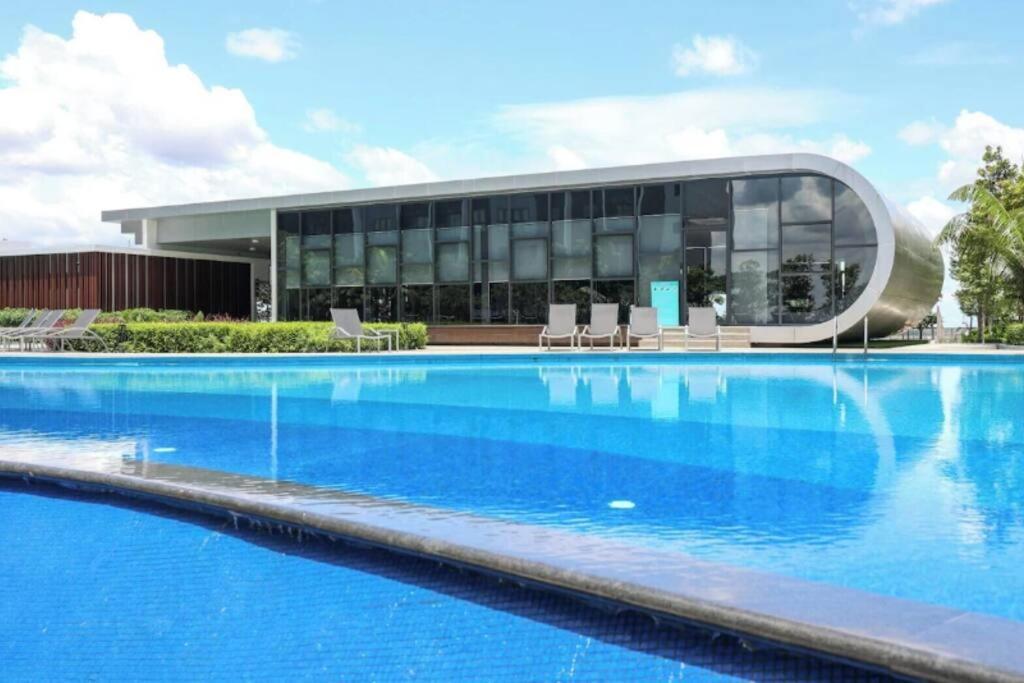 Splashmania Gamuda Cove With Projector And Tent Klia Banting Apartment Kampung Dengkil