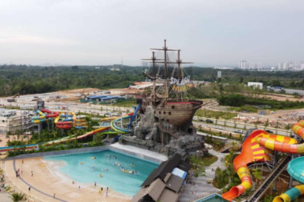 Splashmania Gamuda Cove With Projector And Tent Klia Banting